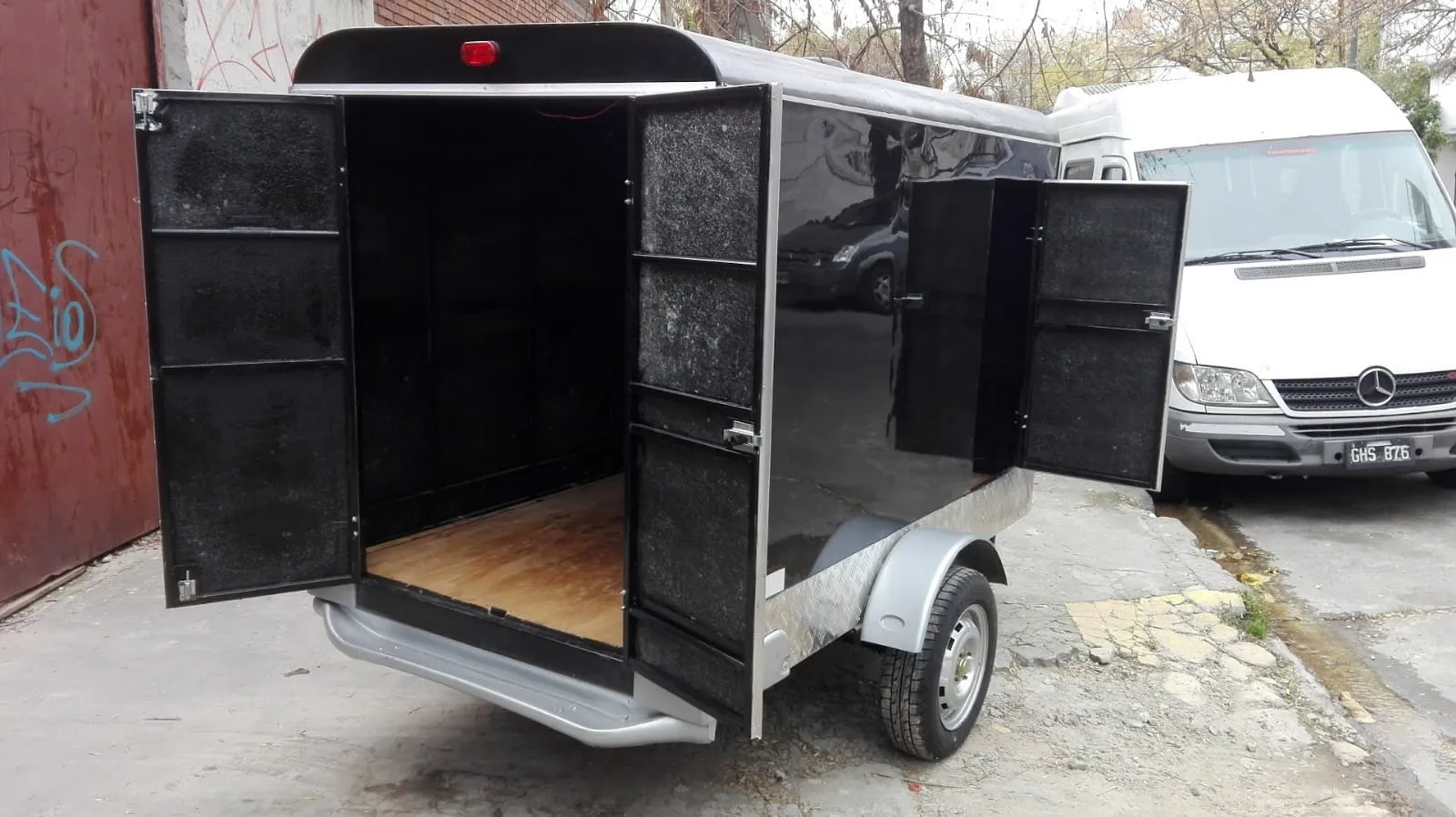 Trailer Ferrer · TR-16
